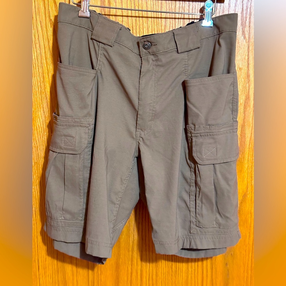 Duluth trading co‎ men’s cargo khaki shorts sz large